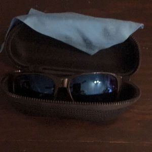 Costa 580p blue lenses black frame with case and cloth. Used